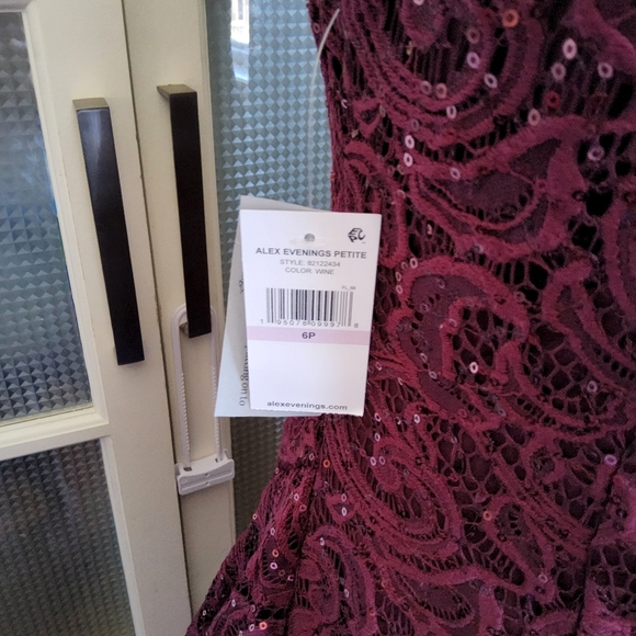 Alex Evenings Womens Long Sleeveless Cascade Ruffle Detail Dress with Front Slit - Picture 9 of 10